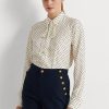 Krämfärgade/marinblå Ralph Lauren Polka-Prickiga Crepe-skjortor med knythalsar Krämfärgade/marinblå Ralph Lauren Polka-Prickiga Crepe-skjortor med knythalsar