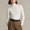 Krämfärgade Ralph Lauren-tröjor med stretchig ribbad turtleneck för kvinnor Krämfärgade Ralph Lauren-tröjor med stretchig ribbad turtleneck för kvinnor