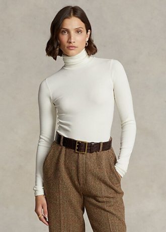 Krämfärgade Ralph Lauren-tröjor med stretchig ribbad turtleneck för kvinnor