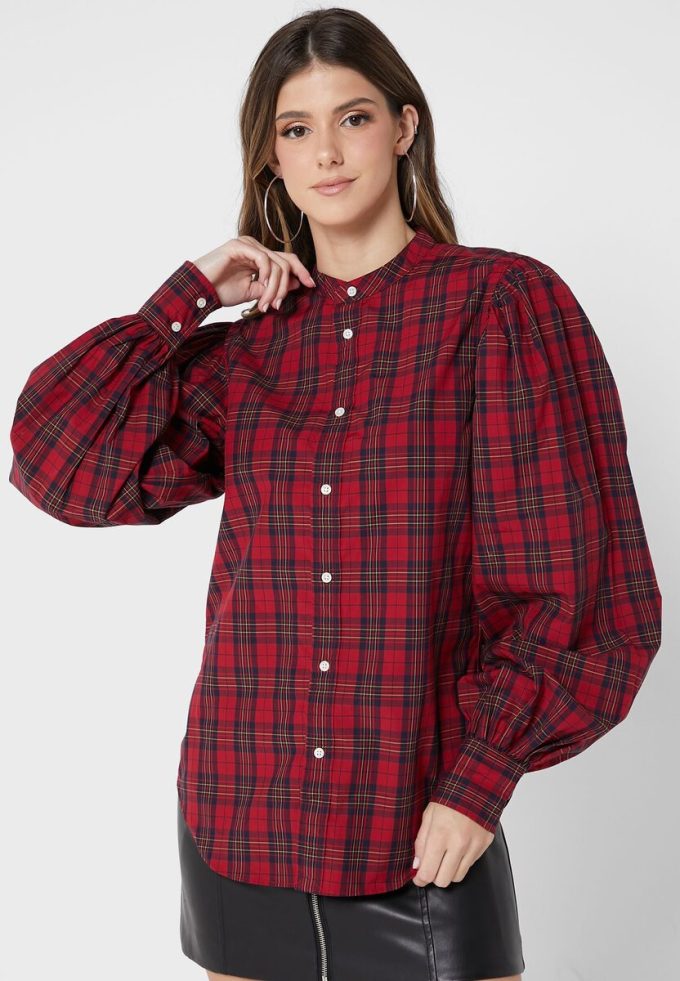 Röda Ralph Lauren Button Down-tröjor för kvinnor Röda Ralph Lauren Button Down-tröjor för kvinnor