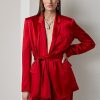 Röda Ralph Lauren Quinton Satinjackor med bälte för kvinnor Röda Ralph Lauren Quinton Satinjackor med bälte för kvinnor