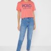 Röda T-shirts med grafisk logotyp för kvinnor Ralph Lauren Röda T-shirts med grafisk logotyp för kvinnor Ralph Lauren