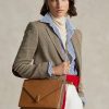 Solbrända dam Ralph Lauren Polo ID kalvskinnskuvert Crossbody-väskor